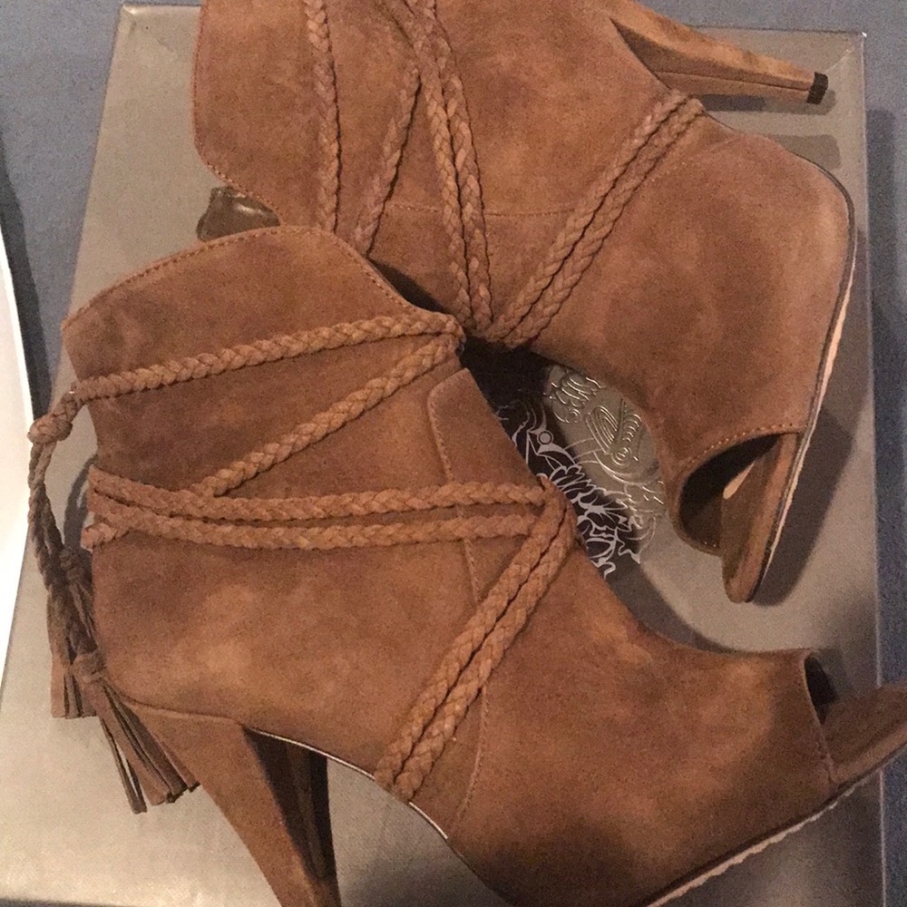 Booties Vince Camuto